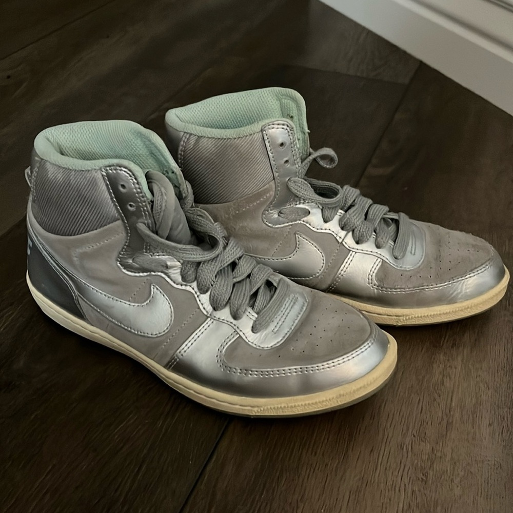 🌟HP🌟 Nike High Top Shoes